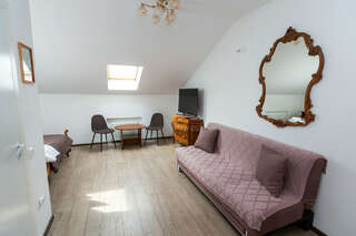 Гостиница Постоялый двор Ям Тосно Люкс с кроватью размера «king-size» и гидромассажной ванной-2