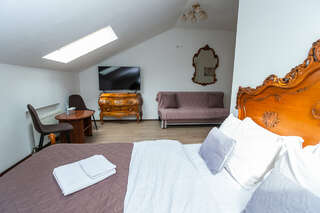 Гостиница Постоялый двор Ям Тосно Люкс с кроватью размера «king-size» и гидромассажной ванной-5